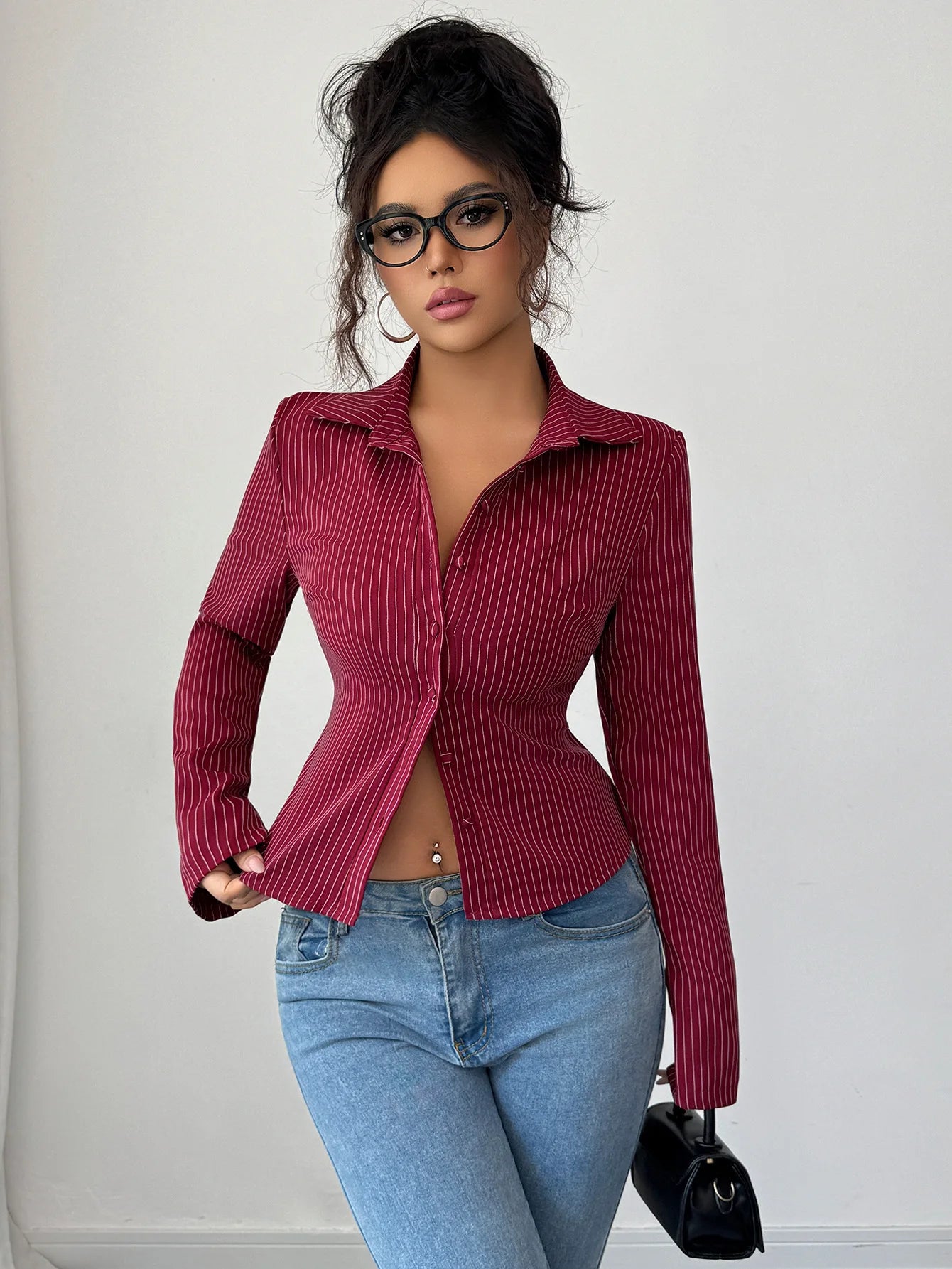A fitted shirt is a wardrobe essential designed to contour the body while maintaining a clean, polished silhouette. Unlike relaxed or oversized styles, it follows the natural lines of the torso, creating a sharp and streamlin