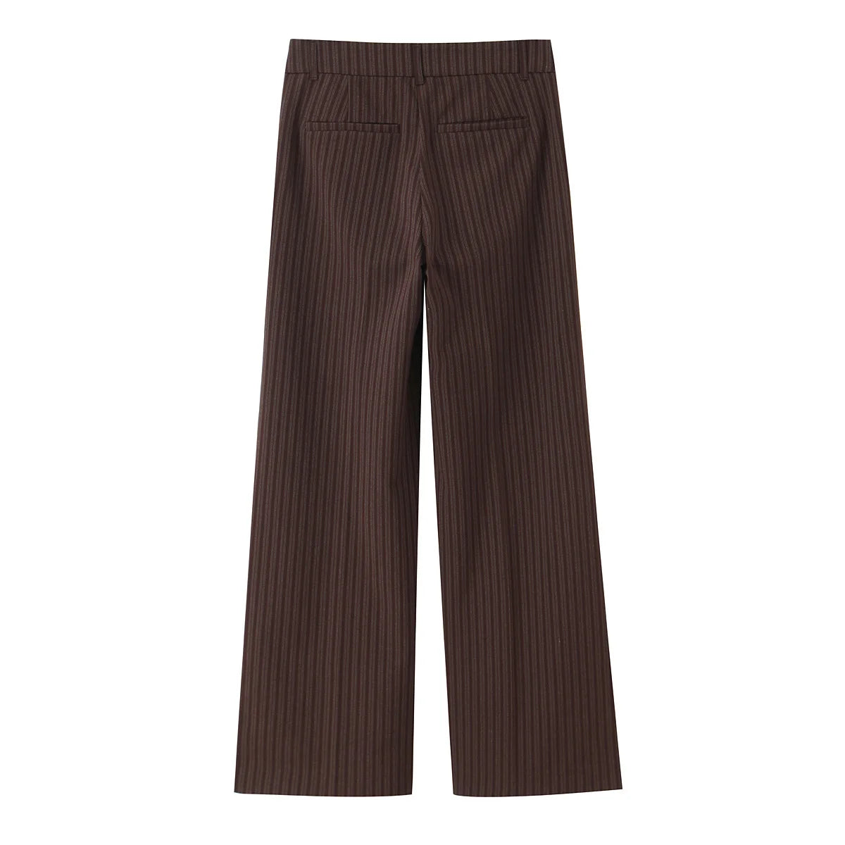 A brown vest paired with high-waisted brown pants creates a sleek, monochromatic look that feels both polished and effortlessly refined. The vest adds a tailored, structured edge—especially when worn fitted or slightly crop